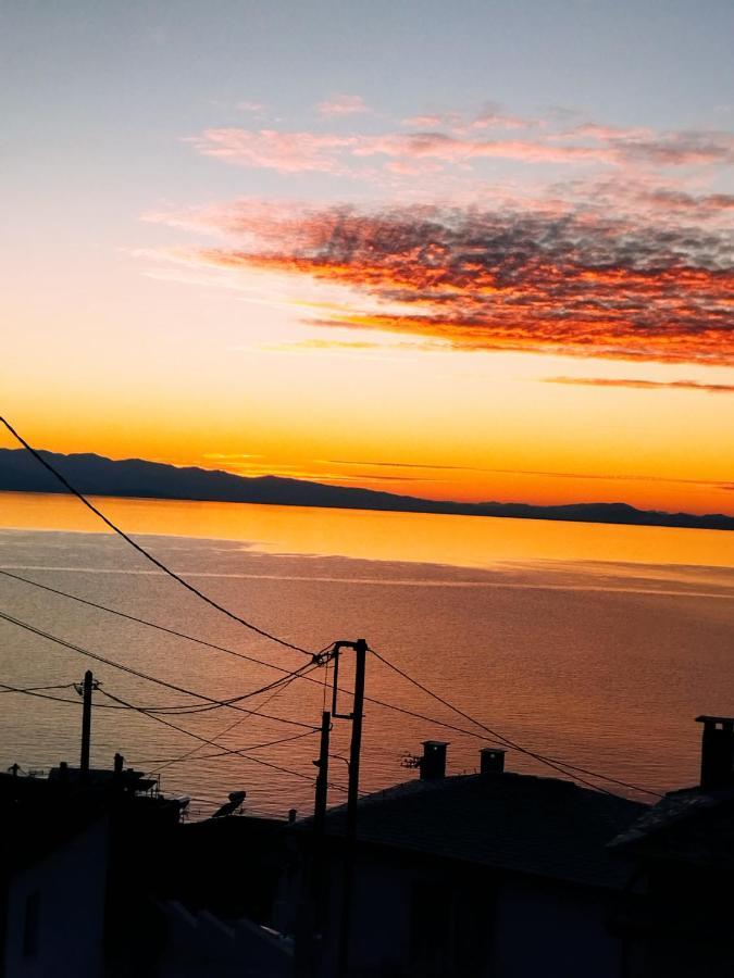 Με Θέα Το Ηλιοβασιλεμα 2 Villa Afissos Exteriör bild