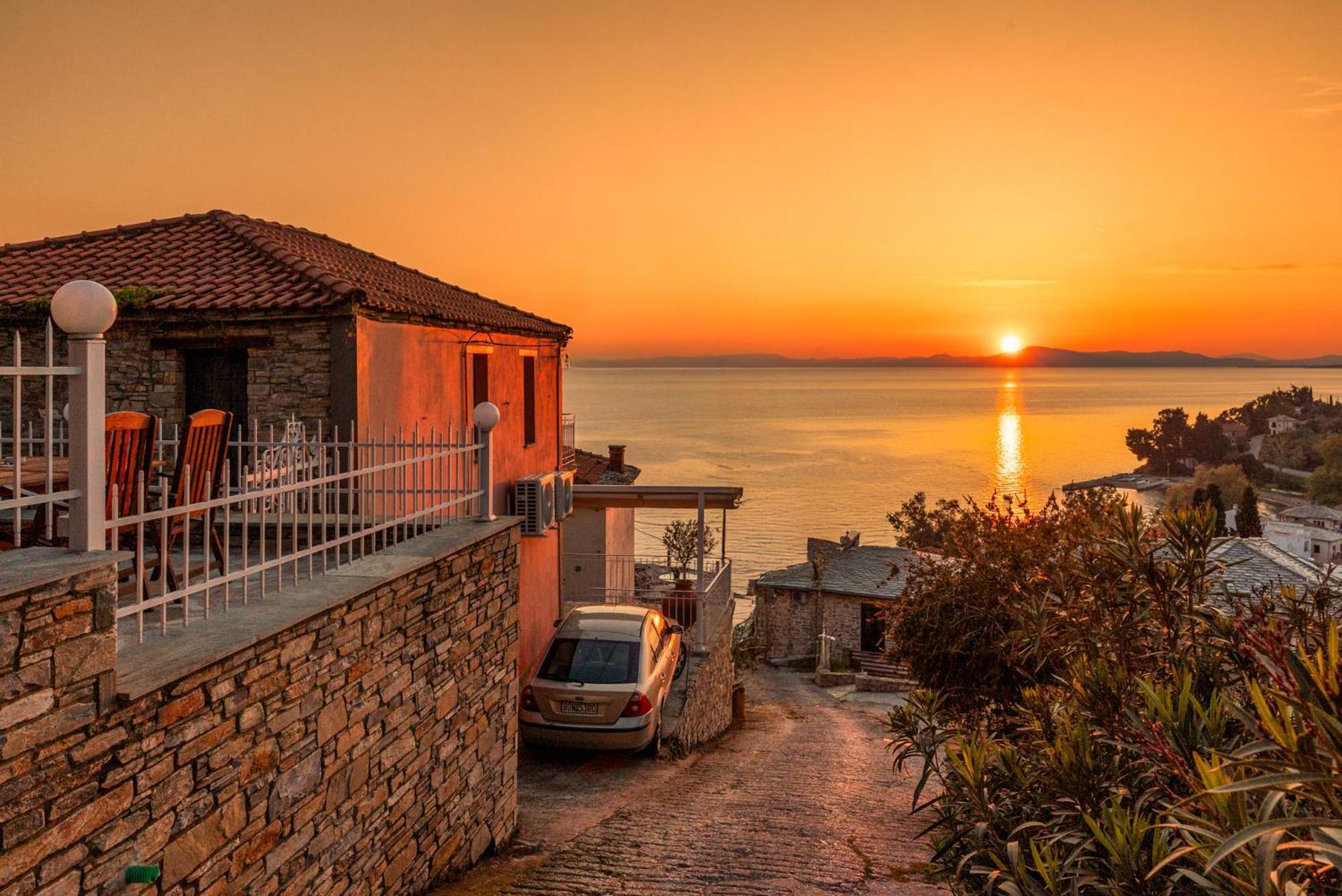 Με Θέα Το Ηλιοβασιλεμα 2 Villa Afissos Exteriör bild